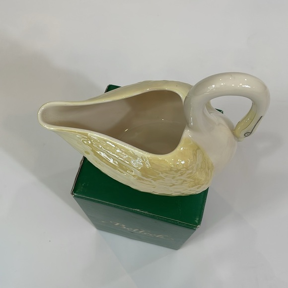 Belleek Parian China Swan Hand Crafted In Ireland With Box EUC - Picture 5 of 8